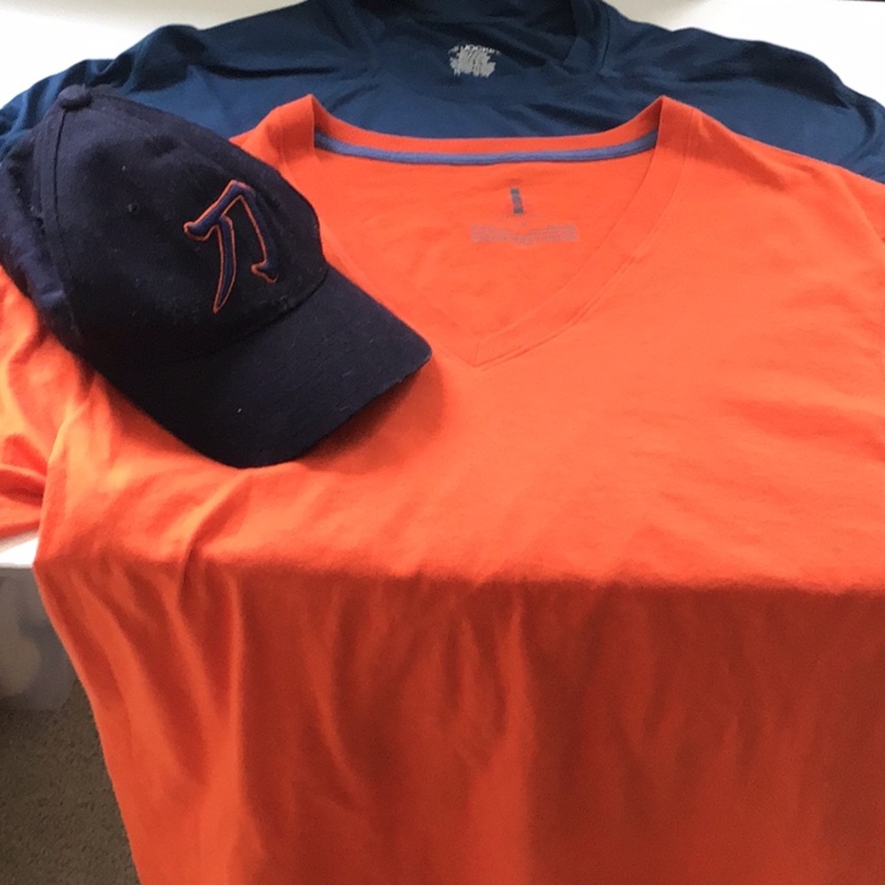 Men’s lot of 2 NWT t shirts and one hat